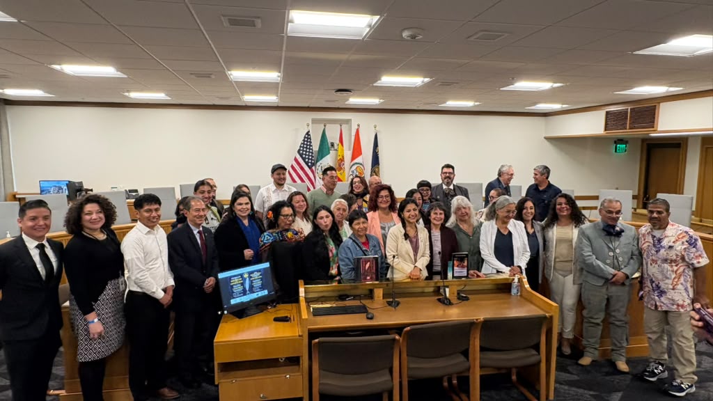 Presentacion de A contracorriente durante lacelebración de la Hispanidad 2026 en el Capitolio de Oregón